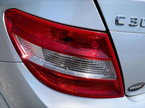 Used 2011 Mercedes-Benz C 300 4MATIC Sedan image 26