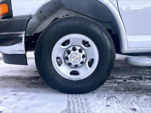 Used 2024 Chevrolet Express 2500 w/ Driver Convenience Package image 7