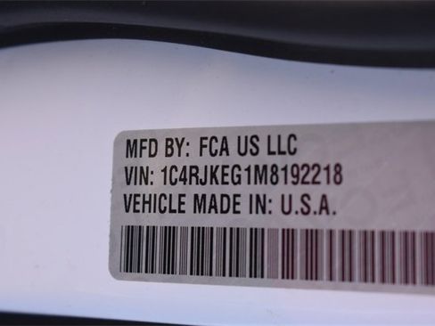 Used 2021 Jeep Grand Cherokee L Summit w/ Luxury Tech Group V image 48