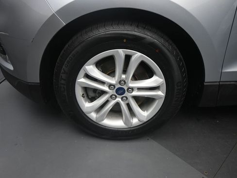 Used 2020 Ford Edge SEL image 24