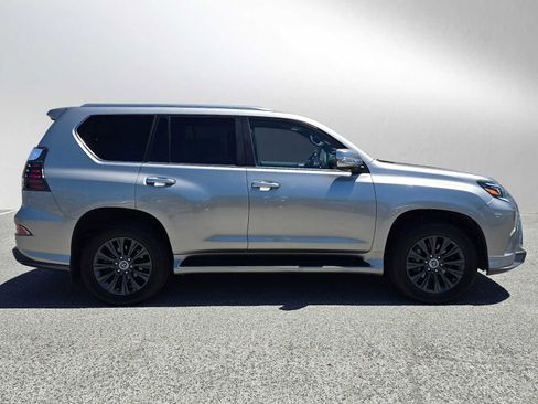 Used 2023 Lexus GX 460 Luxury w/ Sport Design Package AWD/4WD image 2