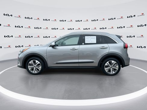 Used 2022 Kia Niro EX Premium w/ Cold Weather Package image 5