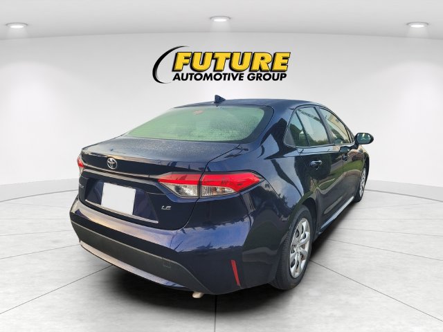 Used 2020 Toyota Corolla LE FWD image 3