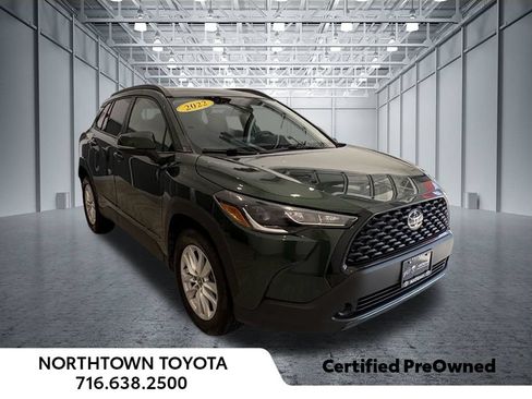 Used 2022 Toyota Corolla Cross LE w/ Moonroof Package AWD/4WD image 4