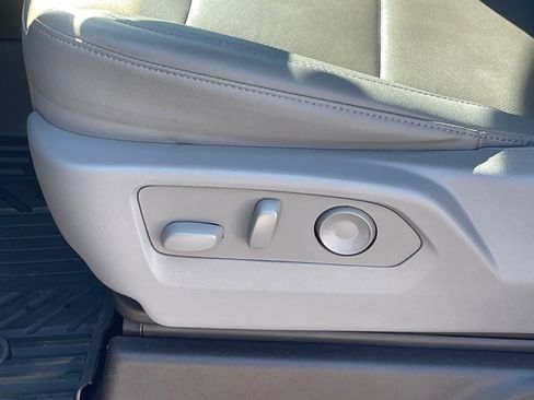 Used 2022 Chevrolet Silverado 1500 LTZ w/ Technology Package image 30