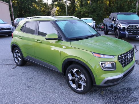 Used 2024 Hyundai Venue SEL FWD image 10