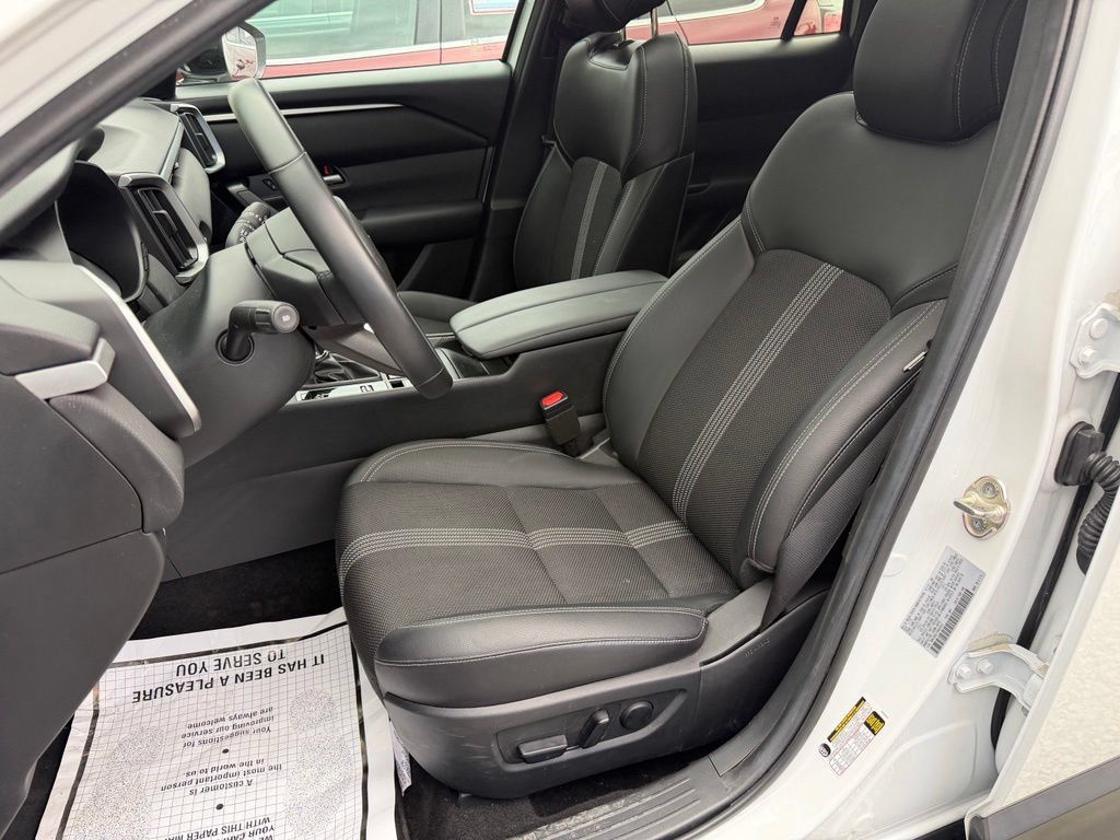 Used 2026 MAZDA CX-50 AWD 2.5 S w/ Preferred Pkg image 3