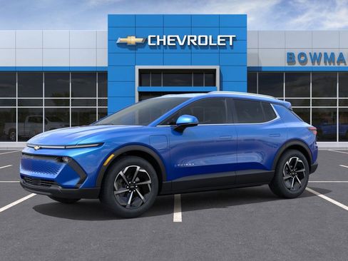 New 2026 Chevrolet Equinox EV LT image 2