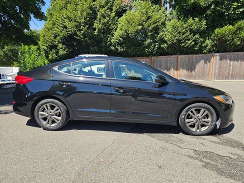 Used 2018 Hyundai Elantra SEL FWD image 8