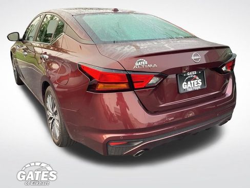 Used 2024 Nissan Altima 2.5 SV w/ SV Premium Package FWD image 9