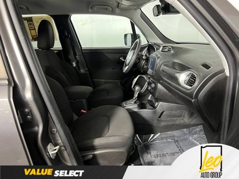 Used 2018 Jeep Renegade Latitude w/ Popular Equipment Group FWD image 20