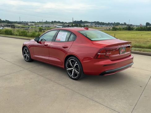 Used 2024 Volvo S60 B5 Core image 6