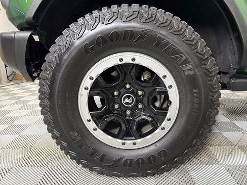 Used 2023 Ford Bronco Badlands image 19