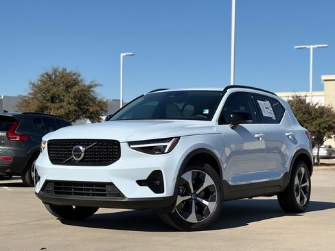 New 2026 Volvo XC40 B5 Plus w/ Protection Package Premier AWD/4WD image 2