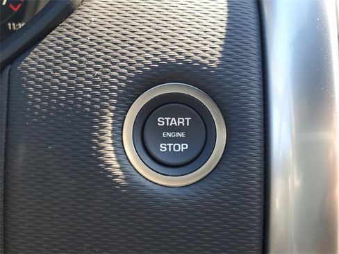 Used 2025 Land Rover Discovery Dynamic SE image 37