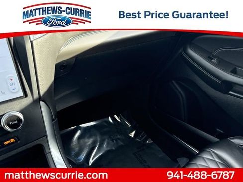 Certified 2024 Ford Edge Titanium image 23