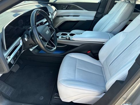Certified 2024 Cadillac Lyriq Luxury RWD image 9