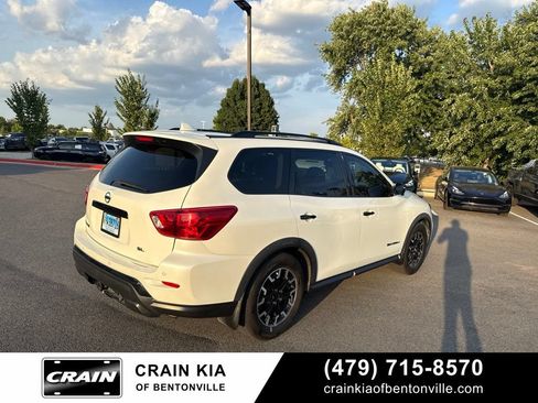 Used 2020 Nissan Pathfinder SL FWD image 3