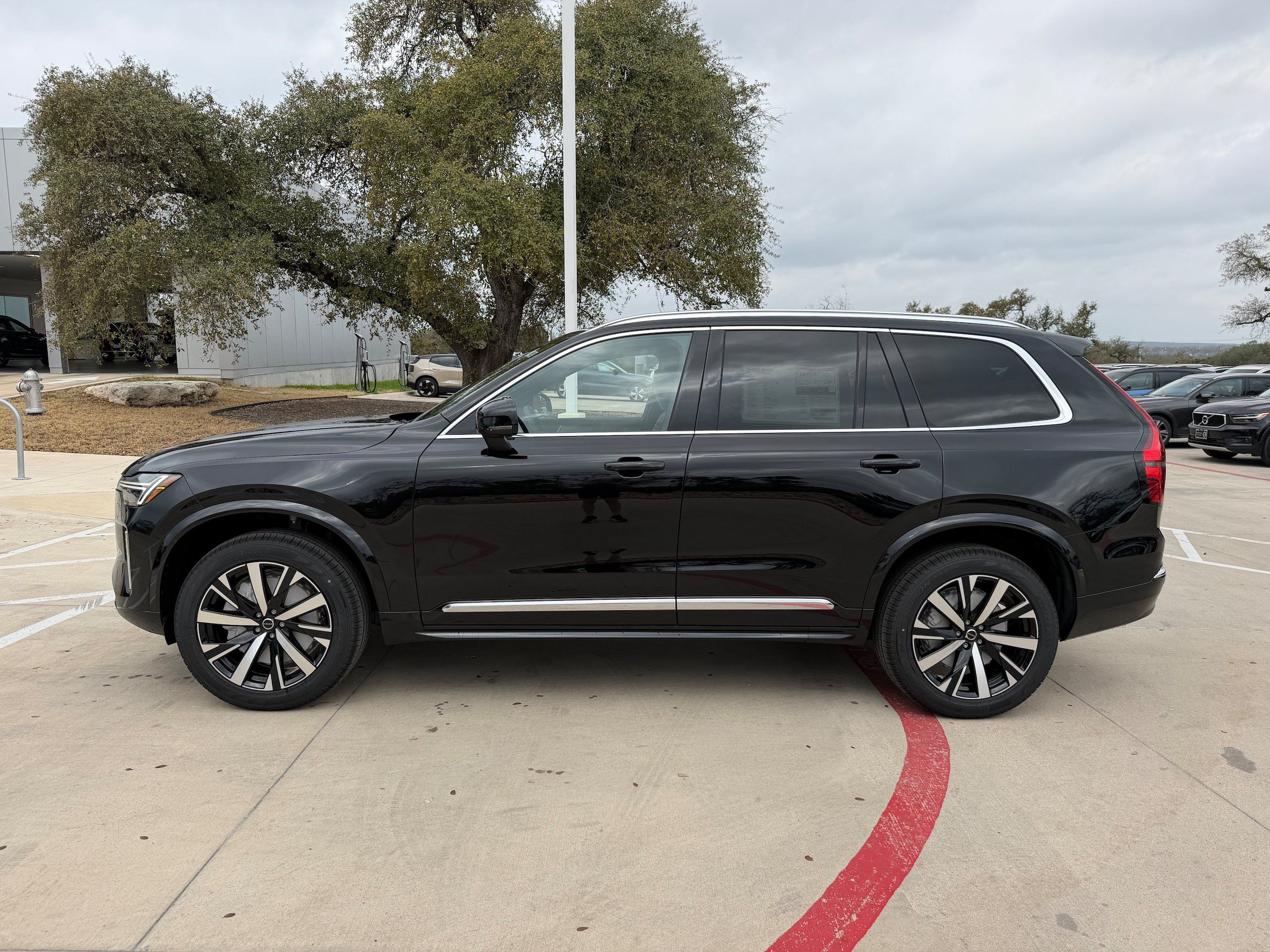 Used 2026 Volvo XC90 B5 Core AWD/4WD image 3
