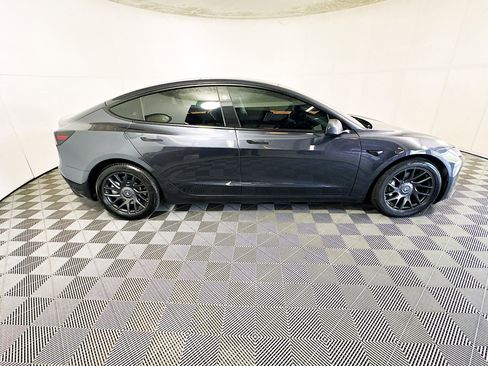 Used 2024 Tesla Model 3 Standard Range RWD image 2