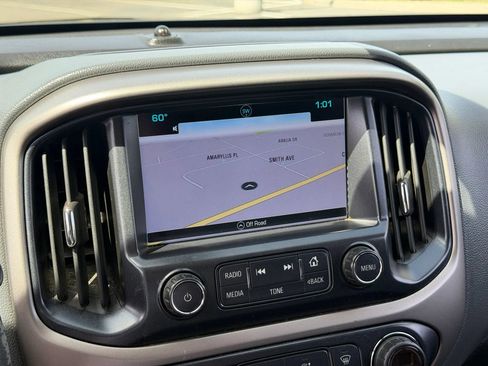 Used 2018 Chevrolet Colorado Z71 w/ Z71 Midnight Edition image 6