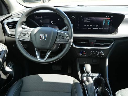 Used 2025 Buick Encore GX Preferred AWD/4WD image 17