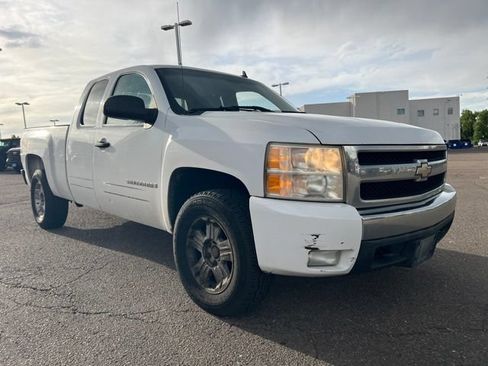 Used 2008 Chevrolet Silverado 1500 LT w/ Power Pack Plus AWD/4WD image 8