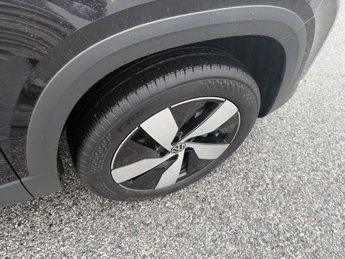 Certified 2024 Volkswagen Taos S image 21