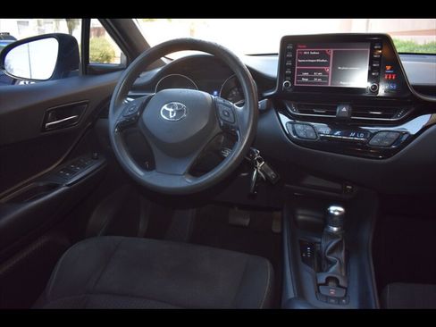 Used 2019 Toyota C-HR LE FWD image 29