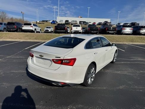 Used 2017 Chevrolet Malibu Premier w/ Premier Sun and Wheel Package image 3