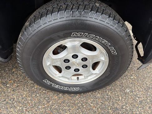 Used 2005 Chevrolet Avalanche LS image 5