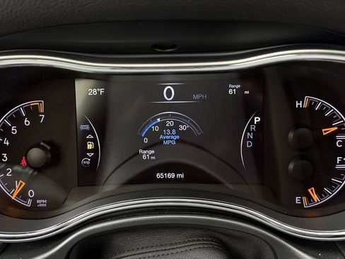 Used 2021 Jeep Grand Cherokee Limited image 19