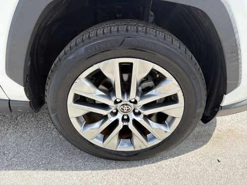 Used 2021 Toyota RAV4 XLE Premium FWD image 13