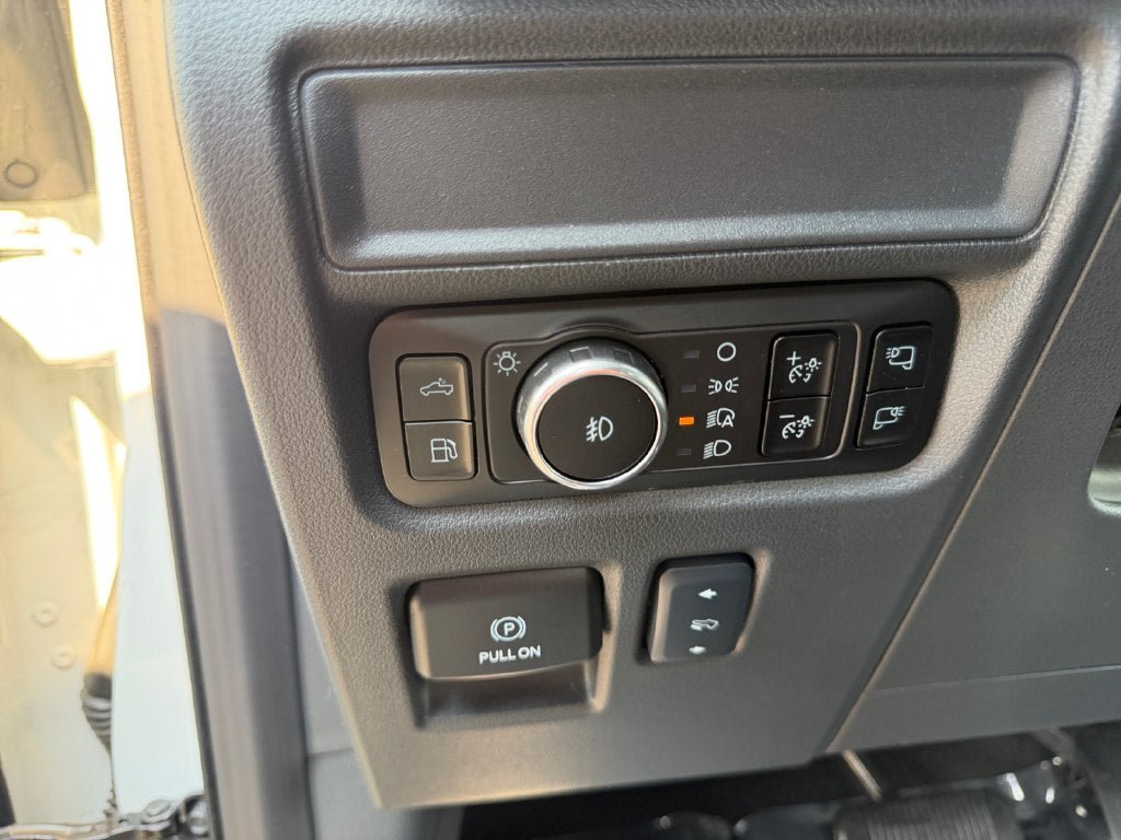 Used 2025 Ford F150 Platinum AWD/4WD image 16