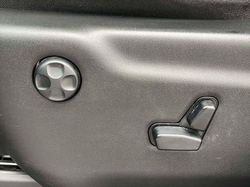 Used 2020 Jeep Grand Cherokee Limited image 16