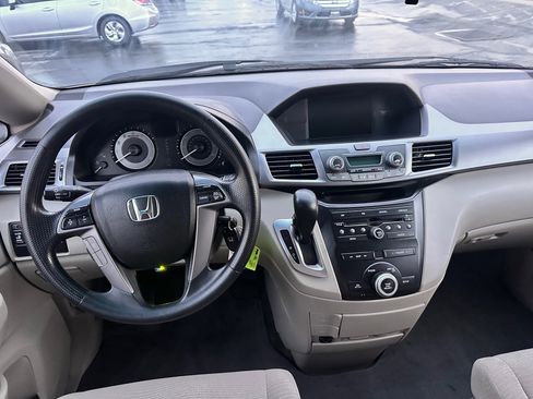 Used 2013 Honda Odyssey EX image 8