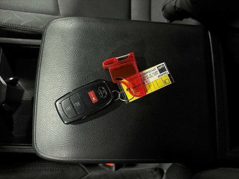 Certified 2025 Toyota Tacoma SR image 27