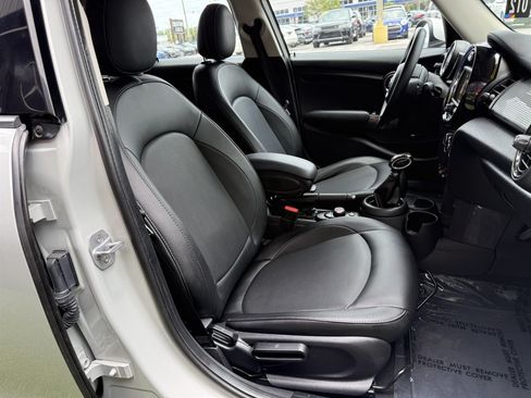 Used 2018 MINI Cooper 4-Door Hardtop FWD image 18