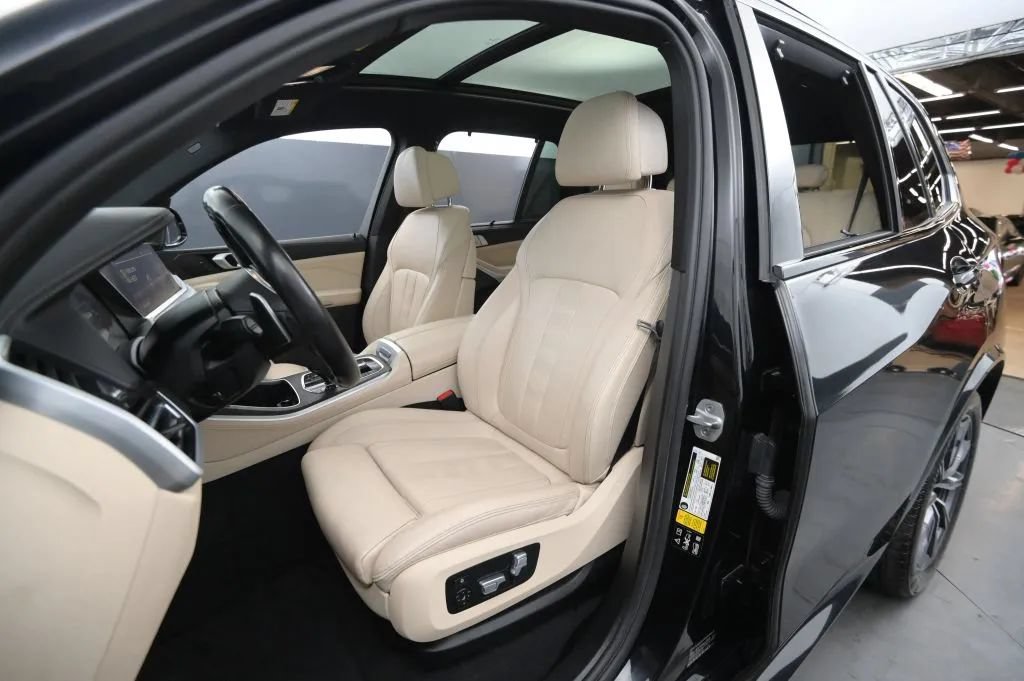 Used 2021 BMW X5 xDrive40i w/ M Sport Package AWD/4WD image 36