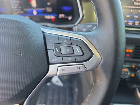 Certified 2024 Volkswagen Jetta SE image 28