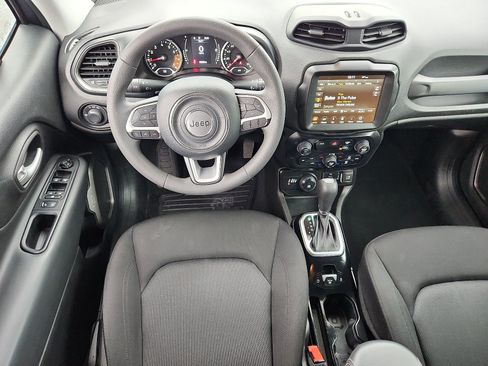 Used 2023 Jeep Renegade Latitude AWD/4WD image 11