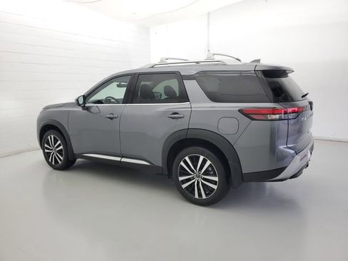Used 2025 Nissan Pathfinder Platinum w/ Cargo Package FWD image 7