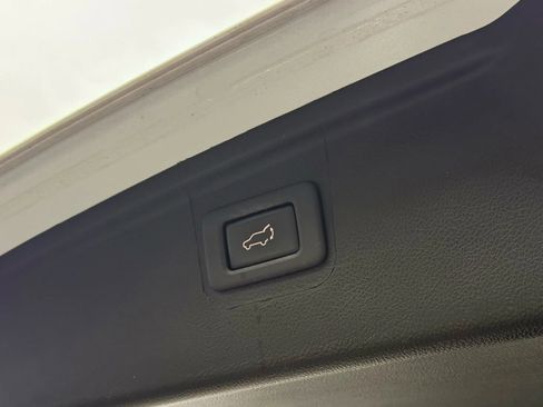 Used 2018 Subaru Outback 3.6R Touring w/ Popular Package #3 image 45