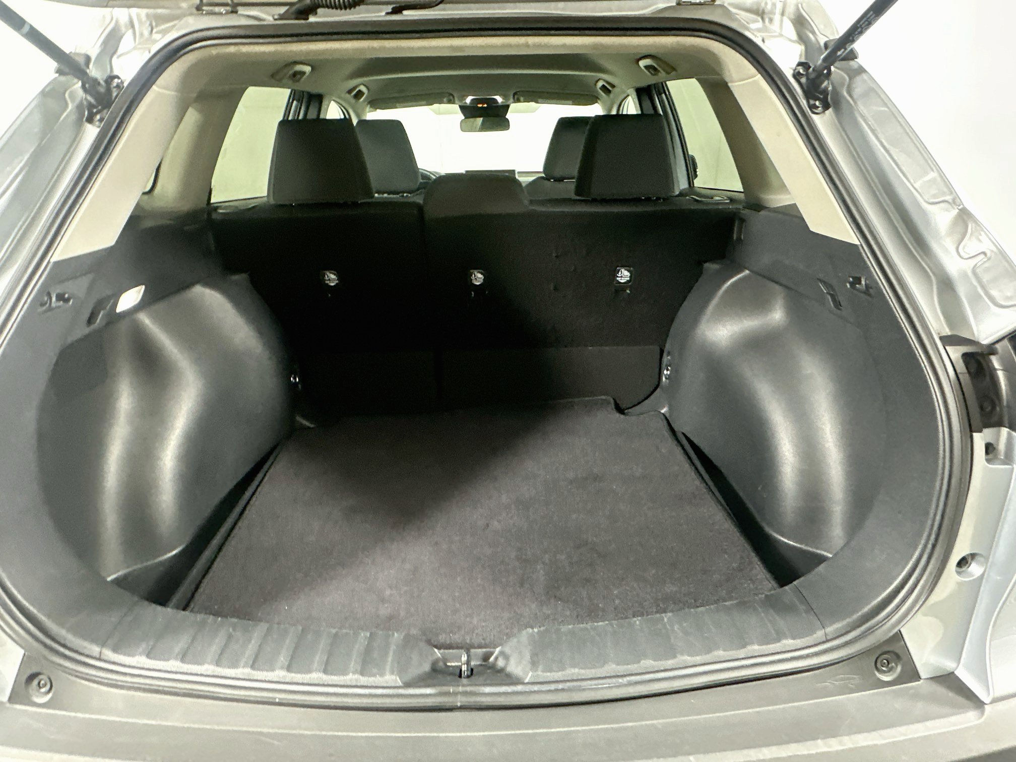 Used 2026 Toyota Corolla Cross LE FWD image 28