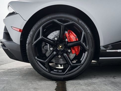 Used 2023 Lamborghini Huracan EVO image 29