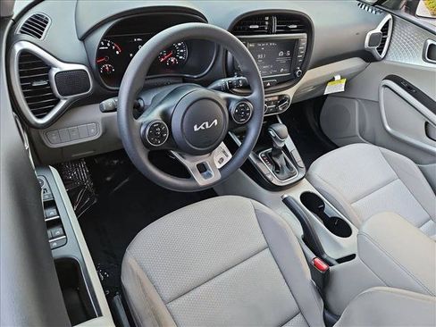 Used 2022 Kia Soul LX FWD image 10