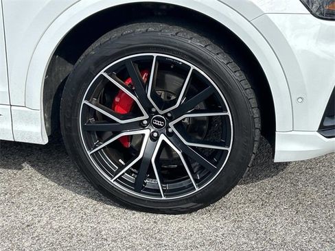 Used 2020 Audi Q8 Premium Plus w/ Premium Plus Package image 9