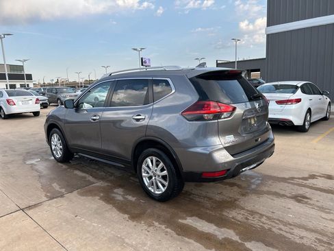 Used 2020 Nissan Rogue SV AWD/4WD image 2