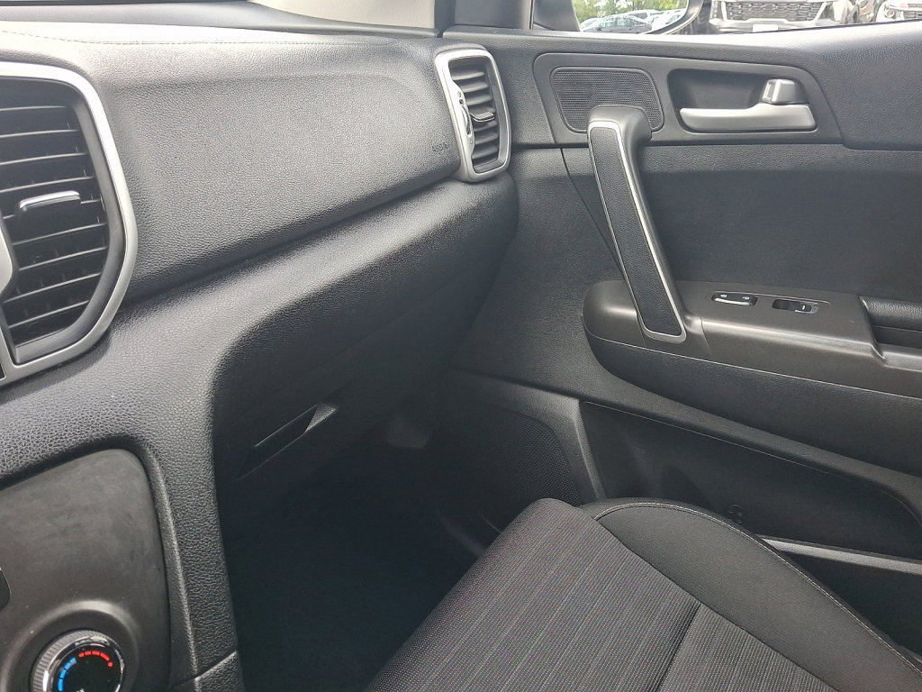 Used 2018 Kia Sportage LX AWD/4WD image 31