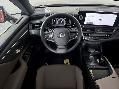 Used 2025 Lexus ES 300h w/ Premium Package image 13